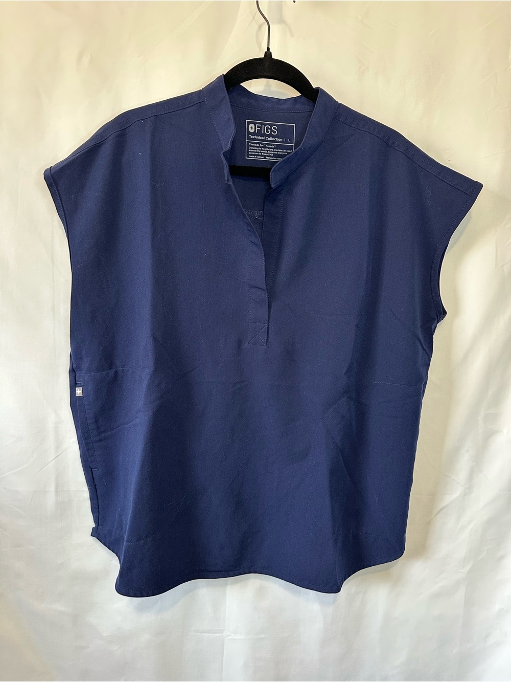 FIGS Rafaela Scrub TopNavy Blue Size L Large Sleeveless Nurse
